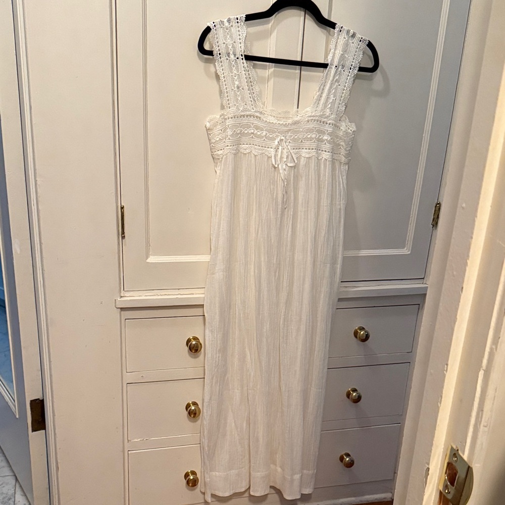 Doen White Lace Trim Dress